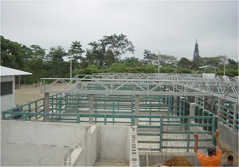 Corrales de sacrifico 11 matadero faena corrales higiénicos corral hasta momento sacrificando plantas faena nuevos mataderos desembarcadero corral para sacrificar ganado encierro matadero municipal ante mortem ayuno Corrales plásticos Maderplast los más fuertes, no es pudren, no se oxidan, no se rompen, no maltratan el ganado, corrales e instalaciones para ganadería tecnificadas, estabulación de ganados en corralejas ecológicas, las nuevas tecnologías de los nuevos materiales, para las faenas ganaderas, ganadería intensiva, ganaderías extensivas con infraestructuras para faenado de ganado, implementos agrícolas, elementos para la recolección transporte movilización del sector agropecuario, carros carrozas recolectores de cosechas carretas contrapuerta compuerta llavero de paso de ganado quiebra patas